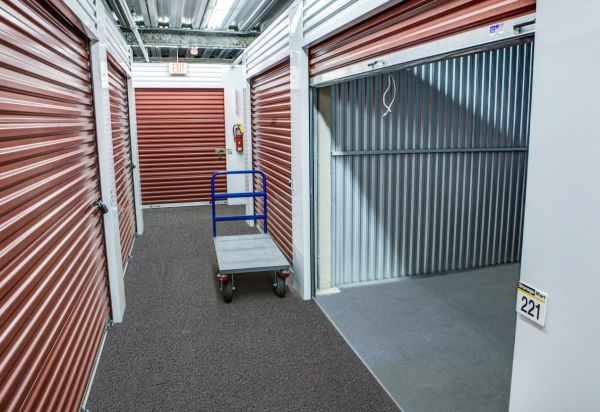 StorageMart - S South Chicago Ave - 6932 South South Chicago Avenue