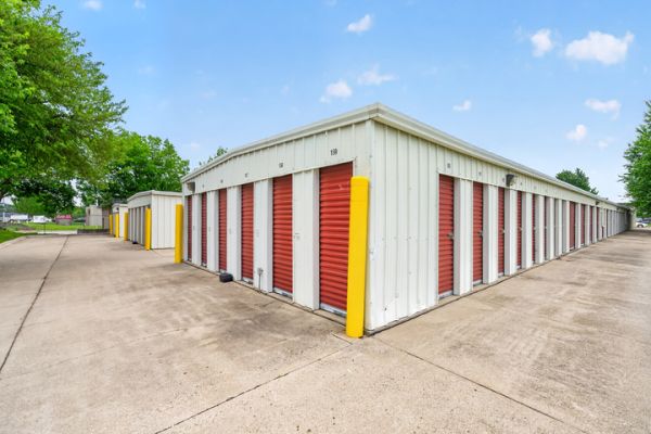 StorageMart - Hickman Ct - 10135 Hickman Ct