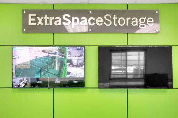 Extra Space Storage - 6507 - Hesperia - Bear Valley Rd - 18435 Bear Valley Road