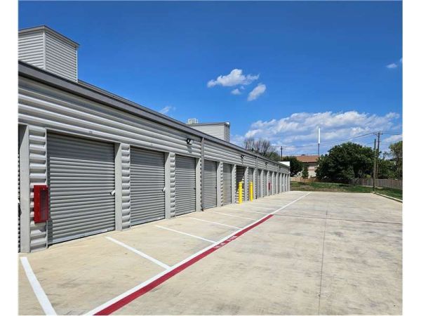 Extra Space Storage - 6351 - Fort Worth - SW Loop 820 - 3885 Southwest Loop 820