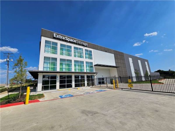 Extra Space Storage - 6351 - Fort Worth - SW Loop 820 - 3885 Southwest Loop 820