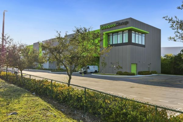 Extra Space Storage - 6069 - Hialeah Gardens - 138th St - 10953 Northwest 138th Street