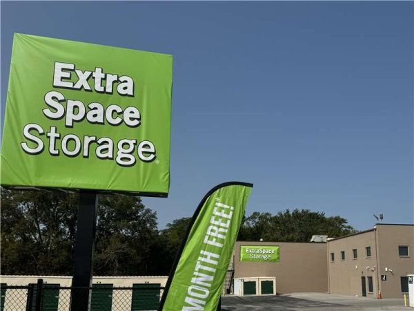 Extra Space Storage - 6526 - Merrillville - W 79th Ave - 240 West 79th Avenue