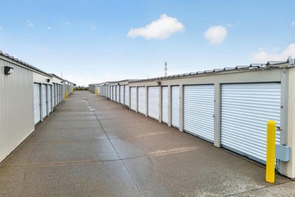 StorageMart - SW 37th St - 775 Sw 37th St