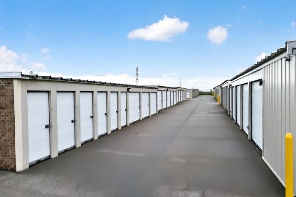 StorageMart - SW 37th St - 775 Sw 37th St