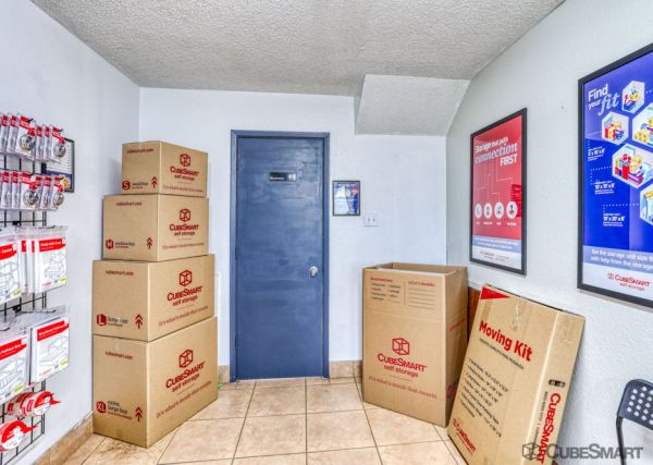 CubeSmart Self Storage AZ Tempe W 1st St - 2235 West 1st Street