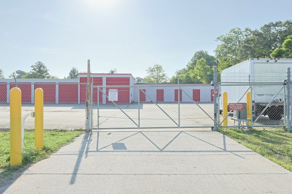 KO Storage of Breaux Bridge - Henderson Hwy - 1136 Henderson Highway