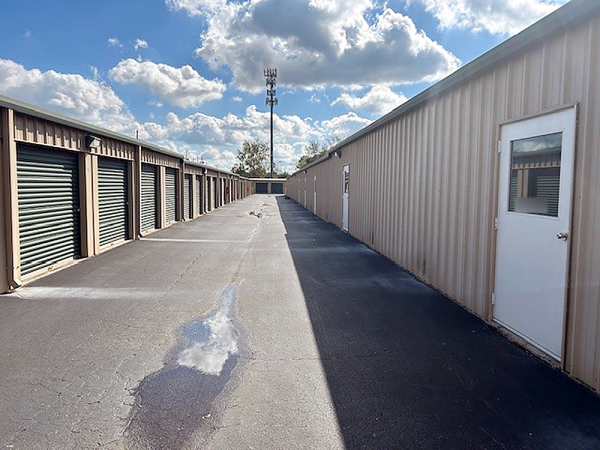 Storage Rentals of America - Huntsville - Members Dr SW - 2055 Members Drive Southwest