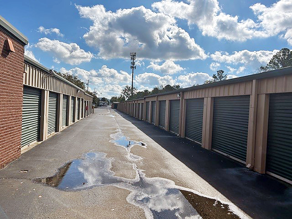Storage Rentals of America - Huntsville - Members Dr SW - 2055 Members Drive Southwest