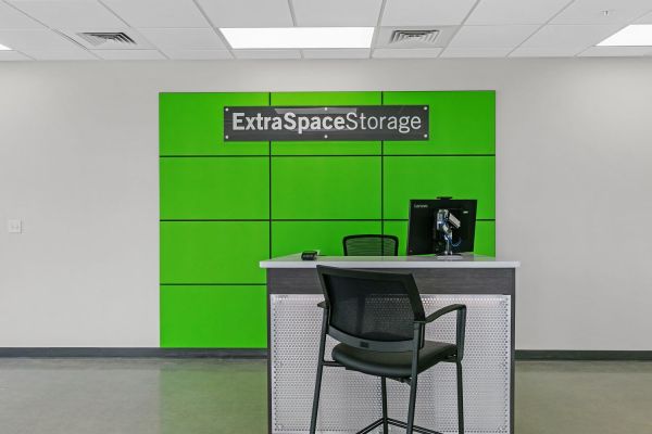 Extra Space Storage - 2038 - Zephyrhills - 7519 Gall Blvd - 7519 Gall Boulevard