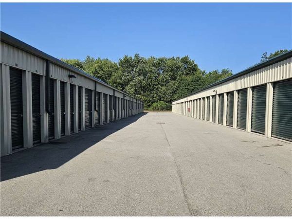Extra Space Storage - 6564 - Louisville - Greenwood Rd - 7407 Greenwood Road