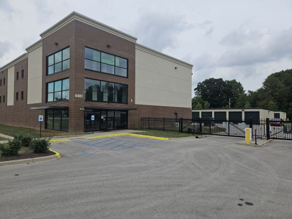 Extra Space Storage - 6563 - Louisville - 4401 Bardstown Rd - 4401 Bardstown Road