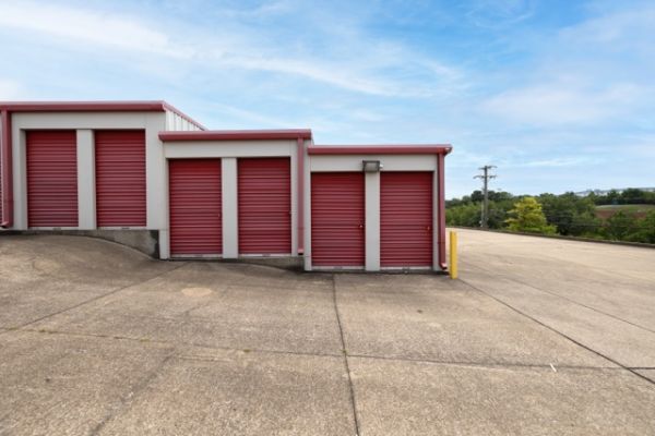 Go Store It - Hendersonville - 222 Molly Walton Drive - 222 Molly Walton Drive