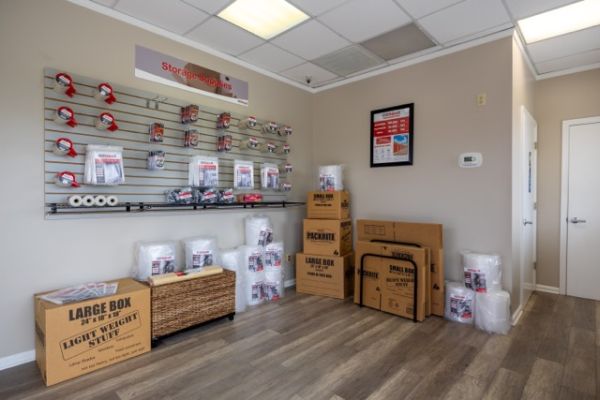 Go Store It - Hendersonville - 222 Molly Walton Drive - 222 Molly Walton Drive