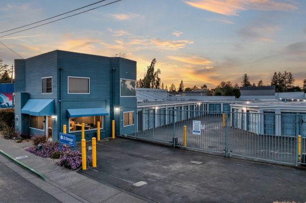 US Storage Centers - Sebastopol - Southpoint - 6905 Southpoint Avenue
