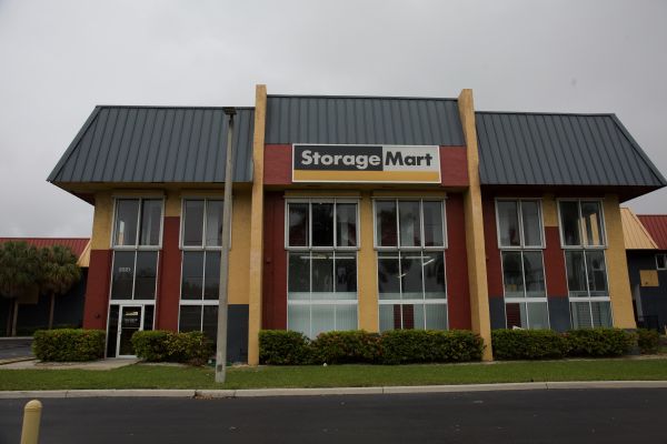 StorageMart - Griffin Rd - 2021 Griffin Road