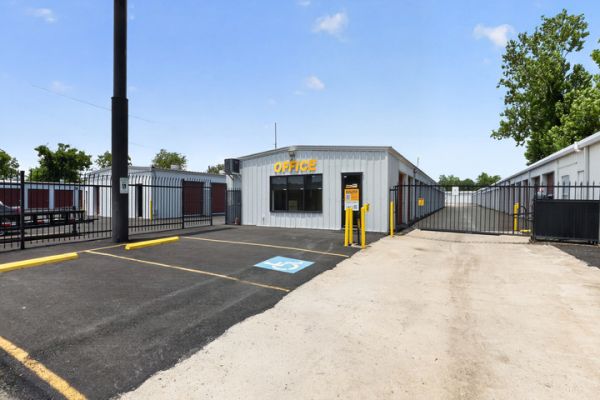 StorageMart - I-10 and Shattuck - 1515 Church Street