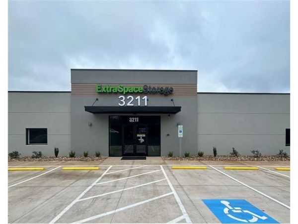 Extra Space Storage - 6514 - Hickory - Falling Creek Rd - 3211 Falling Creek Road