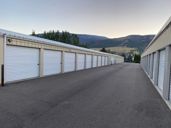 Takas Self Storage - 5892 Ray Ln