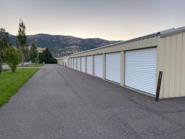 Takas Self Storage - 5892 Ray Ln