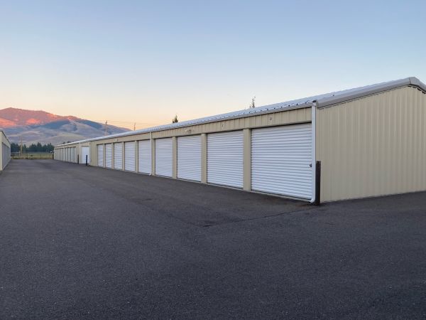 Takas Self Storage - 5892 Ray Ln