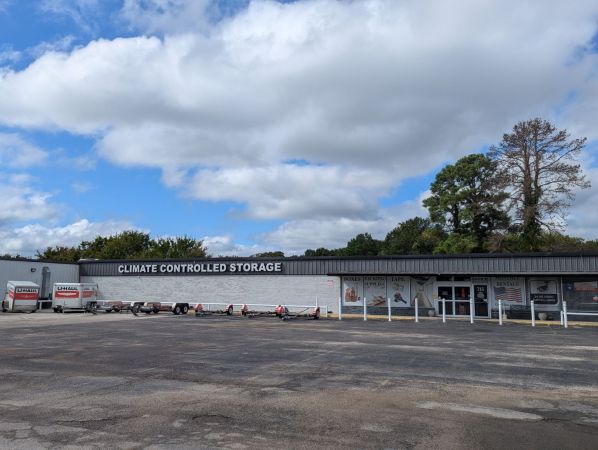 Cedar Creek Self Storage, LLC - 751 South Seven Points Drive
