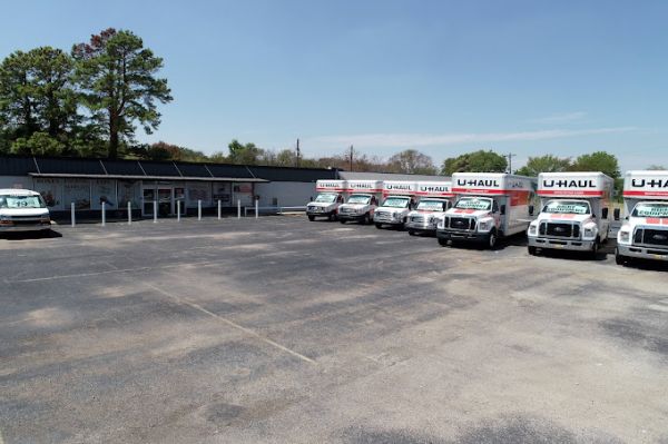 Cedar Creek Self Storage, LLC - 751 South Seven Points Drive