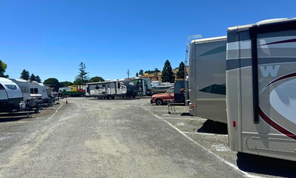 Gateway Storage - 125 Lombard Road