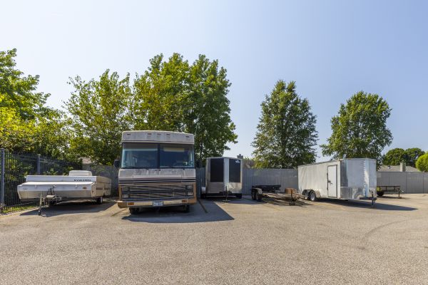 Devon Self Storage - 9292 - Troy - 1585 Troy O'Fallon Road