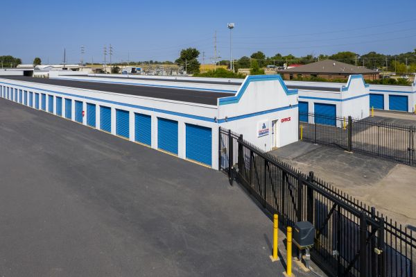 Devon Self Storage - 9292 - Troy - 1585 Troy O'Fallon Road