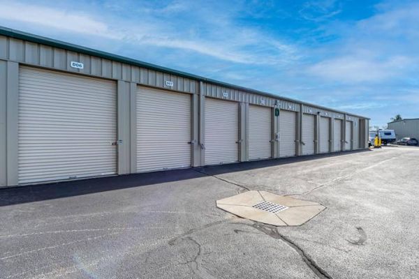 StorageMart - Endeavor Dr - 15385 Endeavor Drive