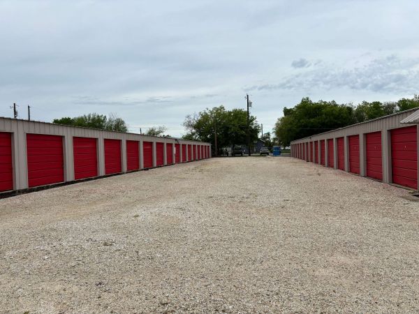 Georgetown Mini Storage - 2220 North Austin Avenue