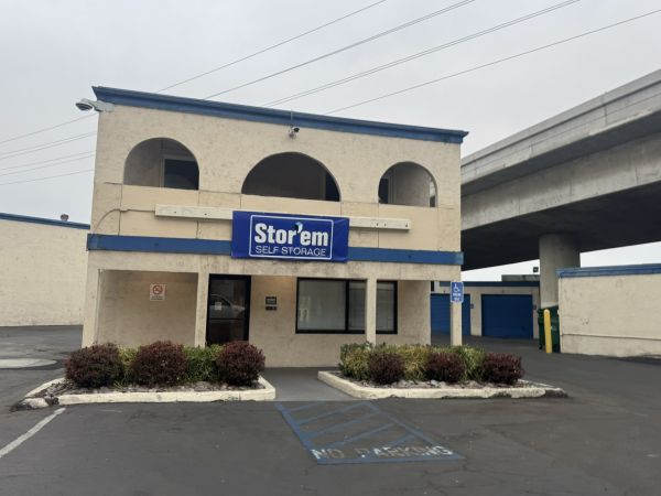 Stor'em Self Storage - 4800 Pacific Highway