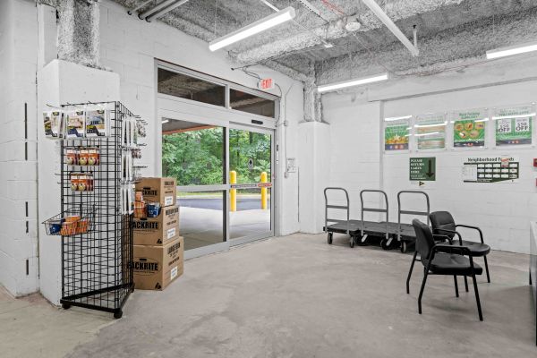 University Storage - Charlotte - 350 East McCullough Drive