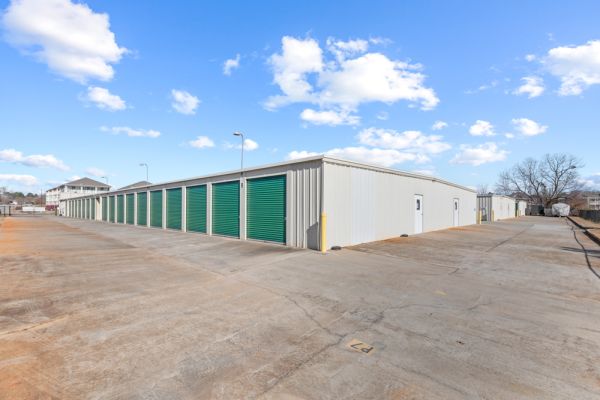 FreeUp Storage Kathleen - 301 Club Villa Court