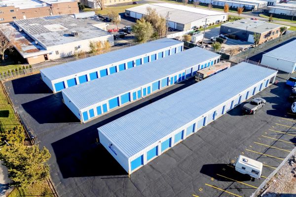 Easy Storage - Crystal Lake - 6419 Lou Street