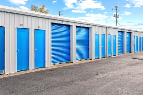 Easy Storage - Crystal Lake - 6419 Lou Street