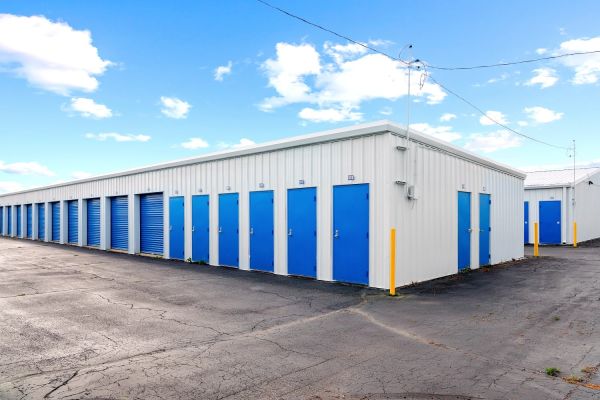 Easy Storage - Crystal Lake - 6419 Lou Street