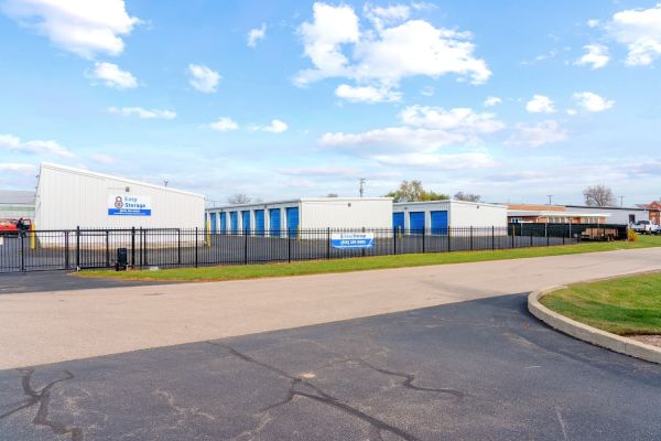 Easy Storage - Crystal Lake - 6419 Lou Street