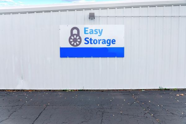 Easy Storage - Crystal Lake - 6419 Lou Street