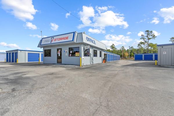 FreeUp Storage Havelock - 400 Mccotter Boulevard