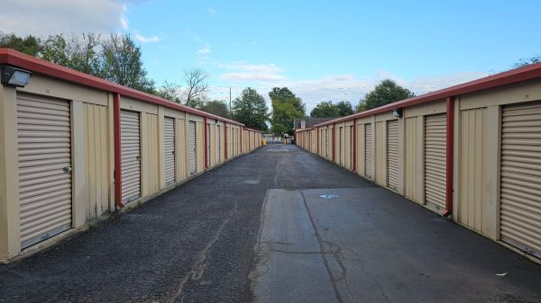 Extra Space Storage - 2089 - Hendersonville - Walton Ferry Rd - 134 Walton Ferry Road
