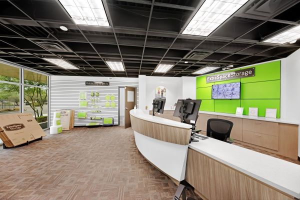 Extra Space Storage - 6585 - Glendale - W Bell Rd - 5256 West Bell Road