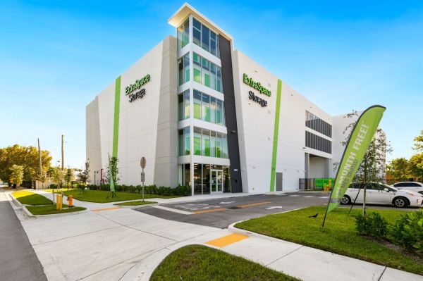 Extra Space Storage - 6490 - Miami - SW 143rd Ave - 860 Southwest 143rd Avenue