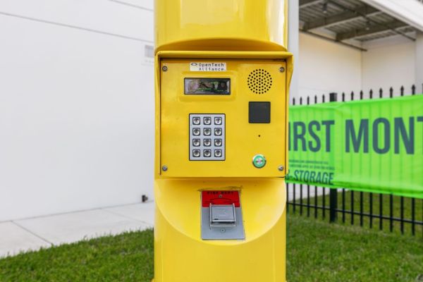Extra Space Storage - 6490 - Miami - SW 143rd Ave - 860 Southwest 143rd Avenue