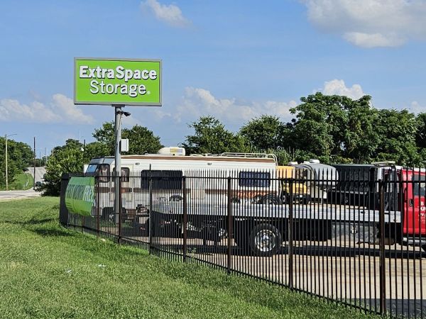 Extra Space Storage - 6530 - Dallas - 5656 Military Pkwy - 5656 Military Parkway