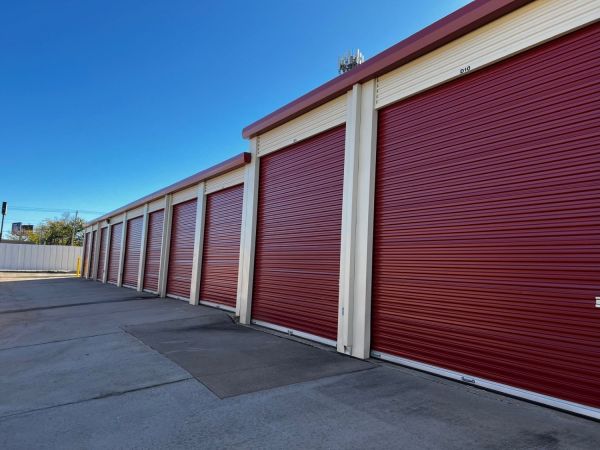 Extra Space Storage - 6615 - Moore - NW 27th St - 820 Northwest 27th Street