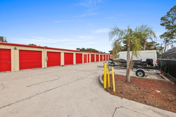 FreeUp Storage Bonita Springs - 24381 South Tamiami Trail