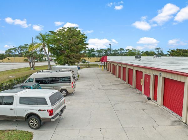 FreeUp Storage Bonita Springs - 24381 South Tamiami Trail