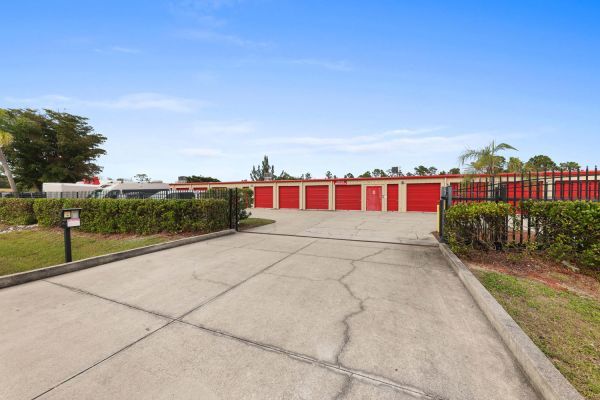 FreeUp Storage Bonita Springs - 24381 South Tamiami Trail